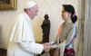 2013-10-28pope-Aung-San-Suu-Kyi.jpg (252785 bytes)